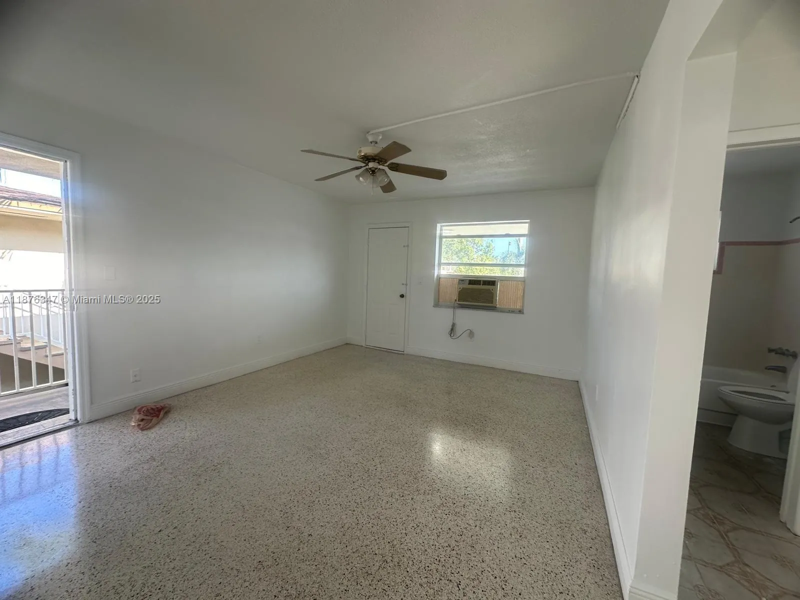 845 W 29th St, #4