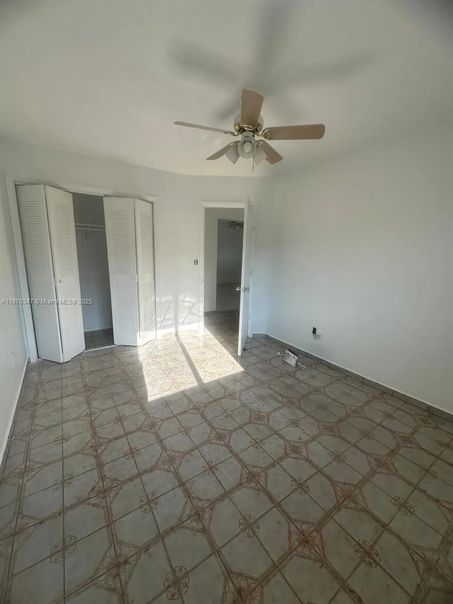 845 W 29th St, #4