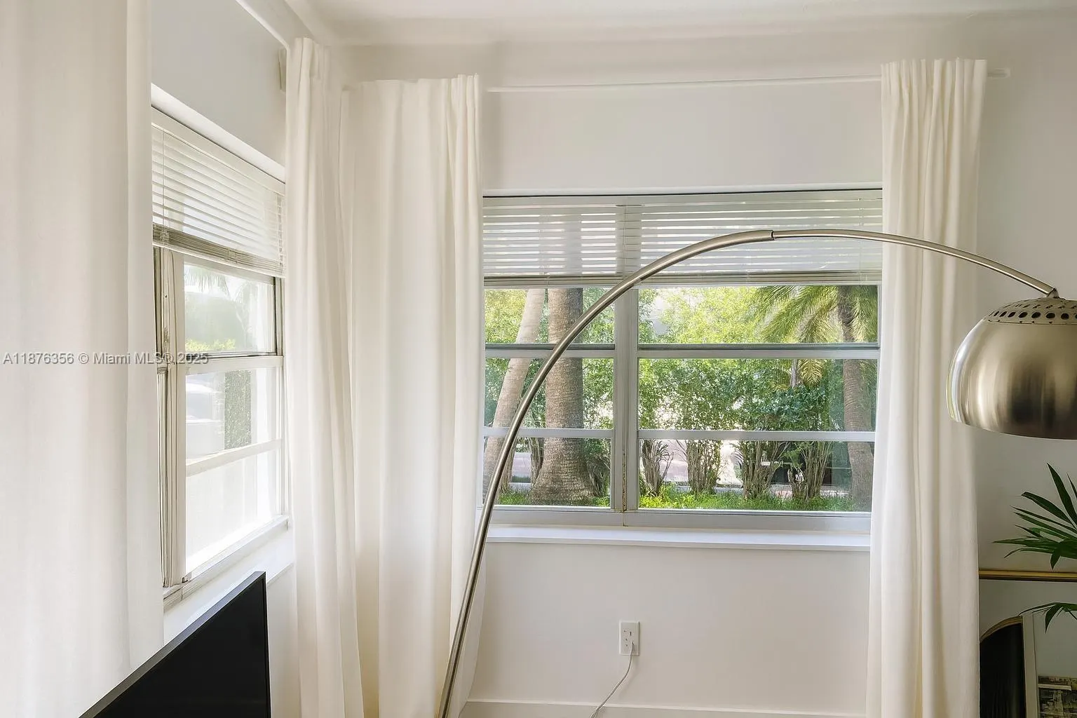 1557 Meridian Ave, #105