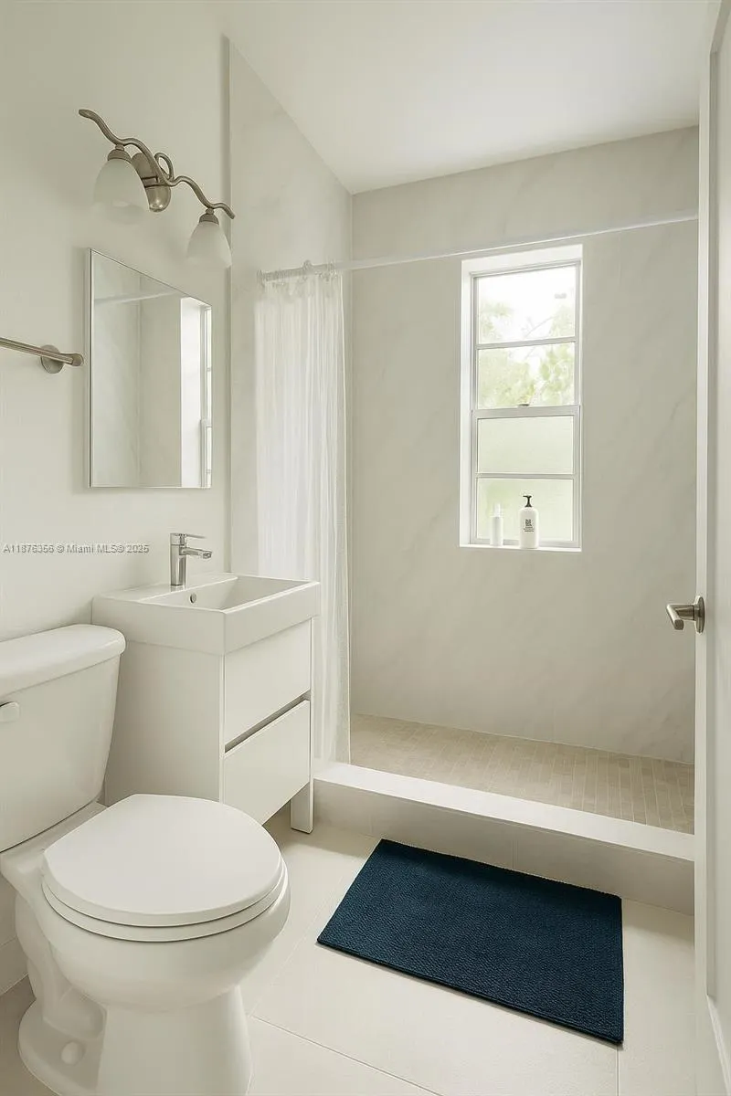 1557 Meridian Ave, #105