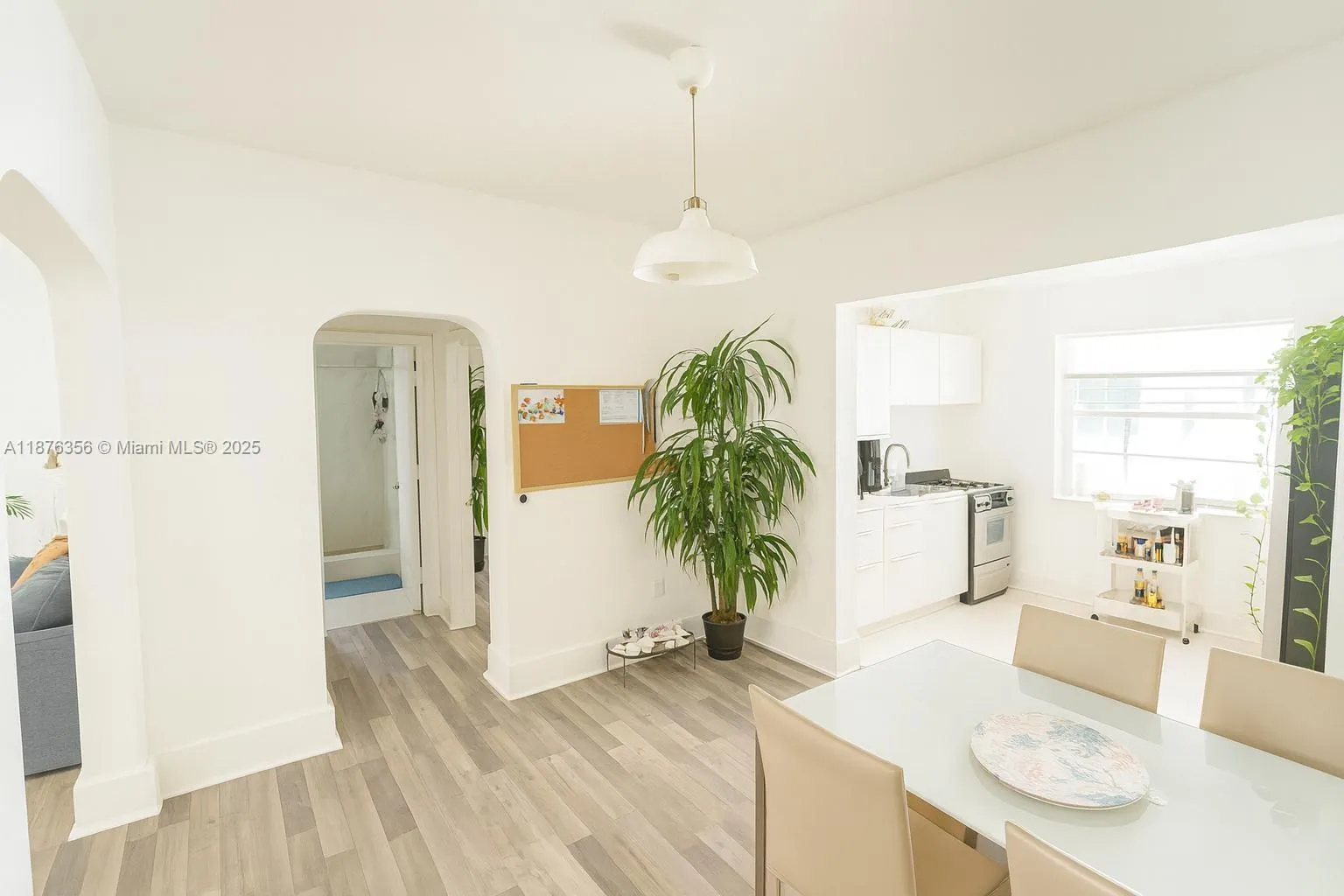 1557 Meridian Ave, #105