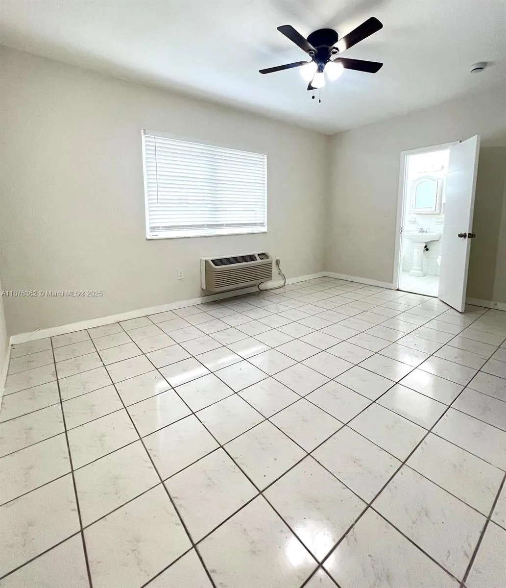 7510 Carlyle Ave, #3