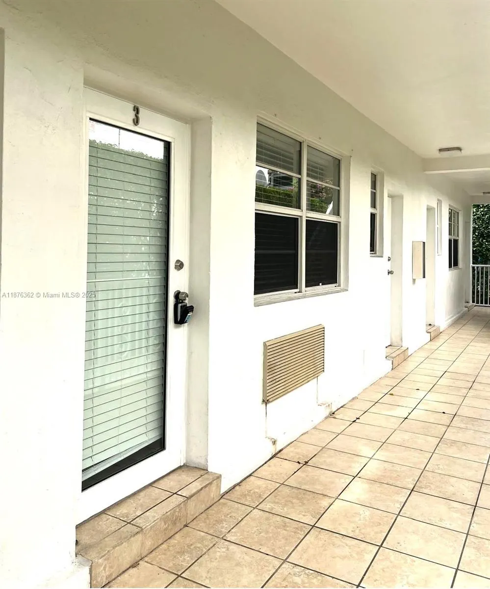 7510 Carlyle Ave, #3