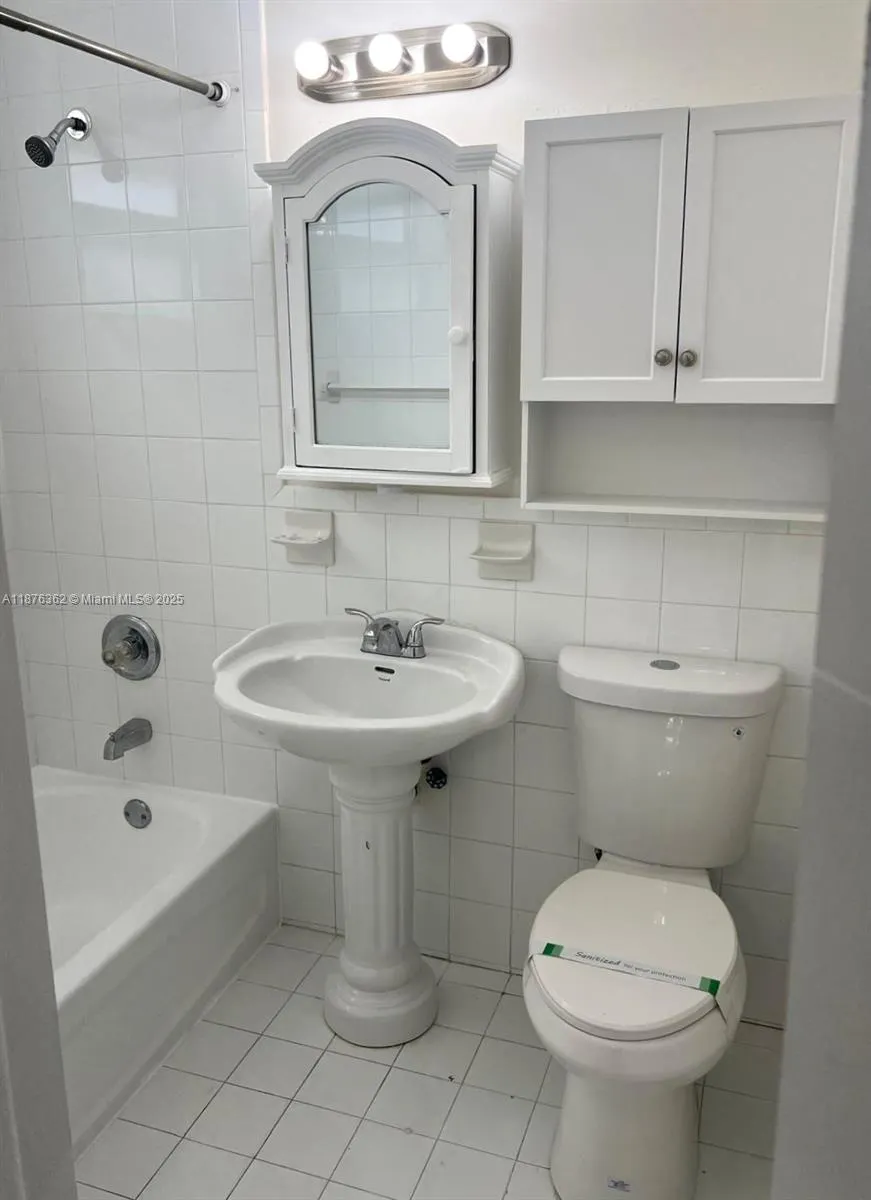 7510 Carlyle Ave, #3