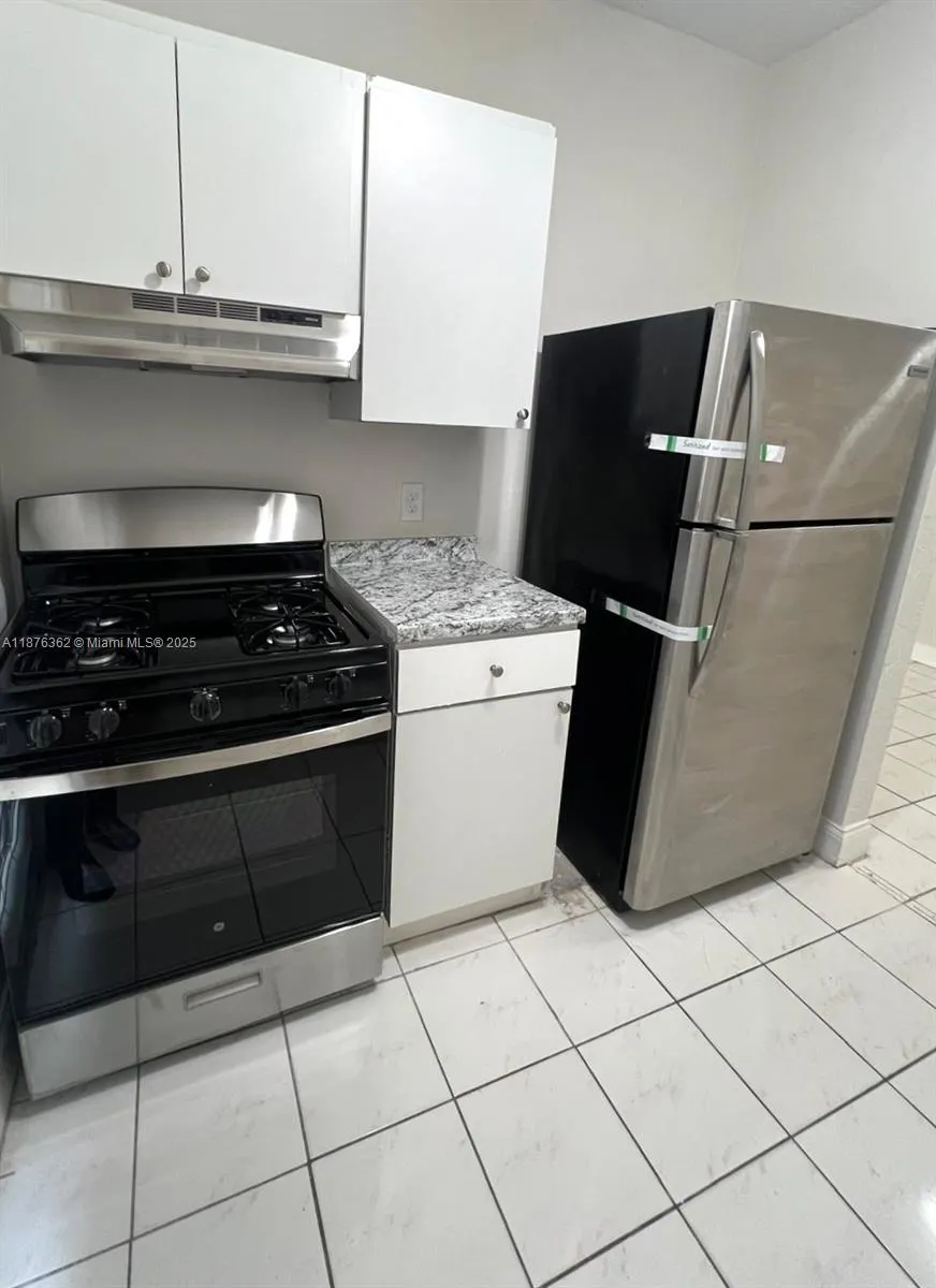7510 Carlyle Ave, #3