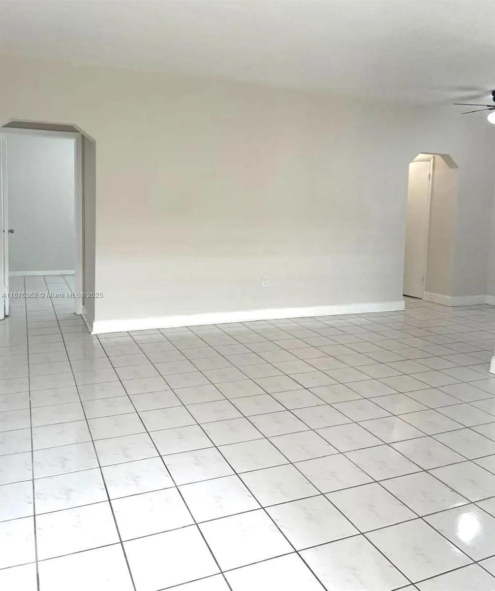 7510 Carlyle Ave, #3