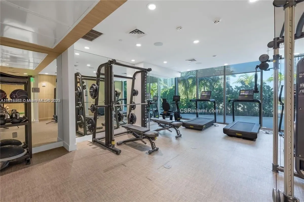 17550 Collins Ave, #1003