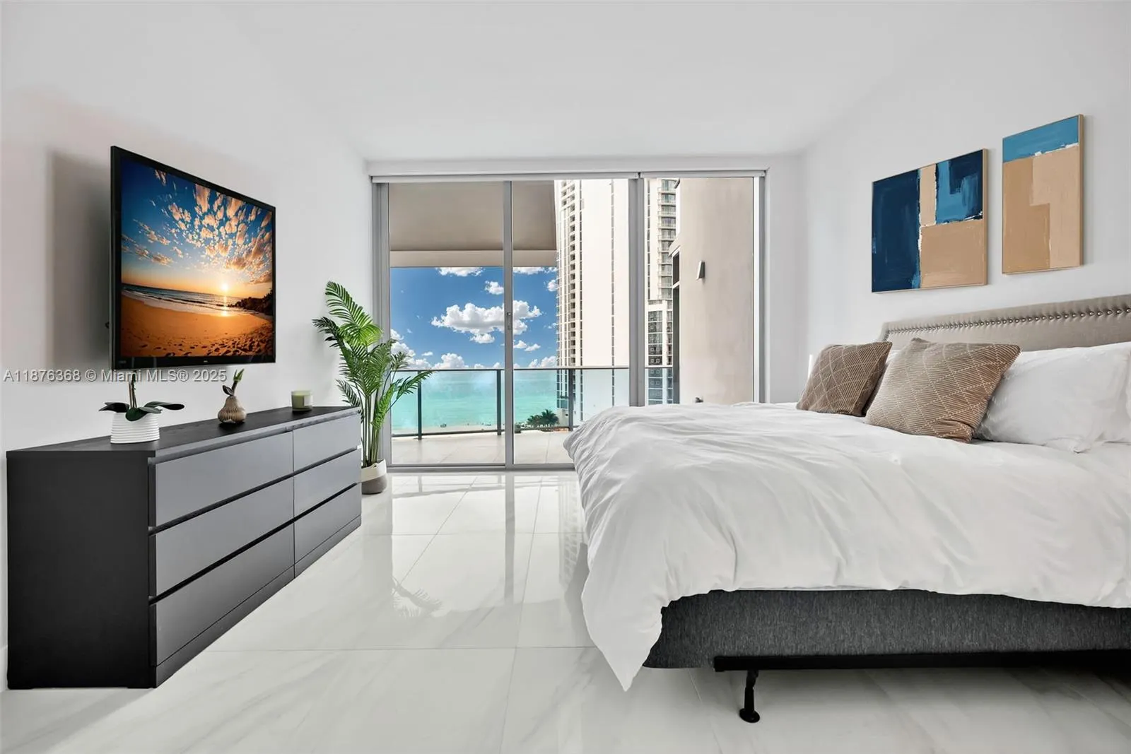 17550 Collins Ave, #1003