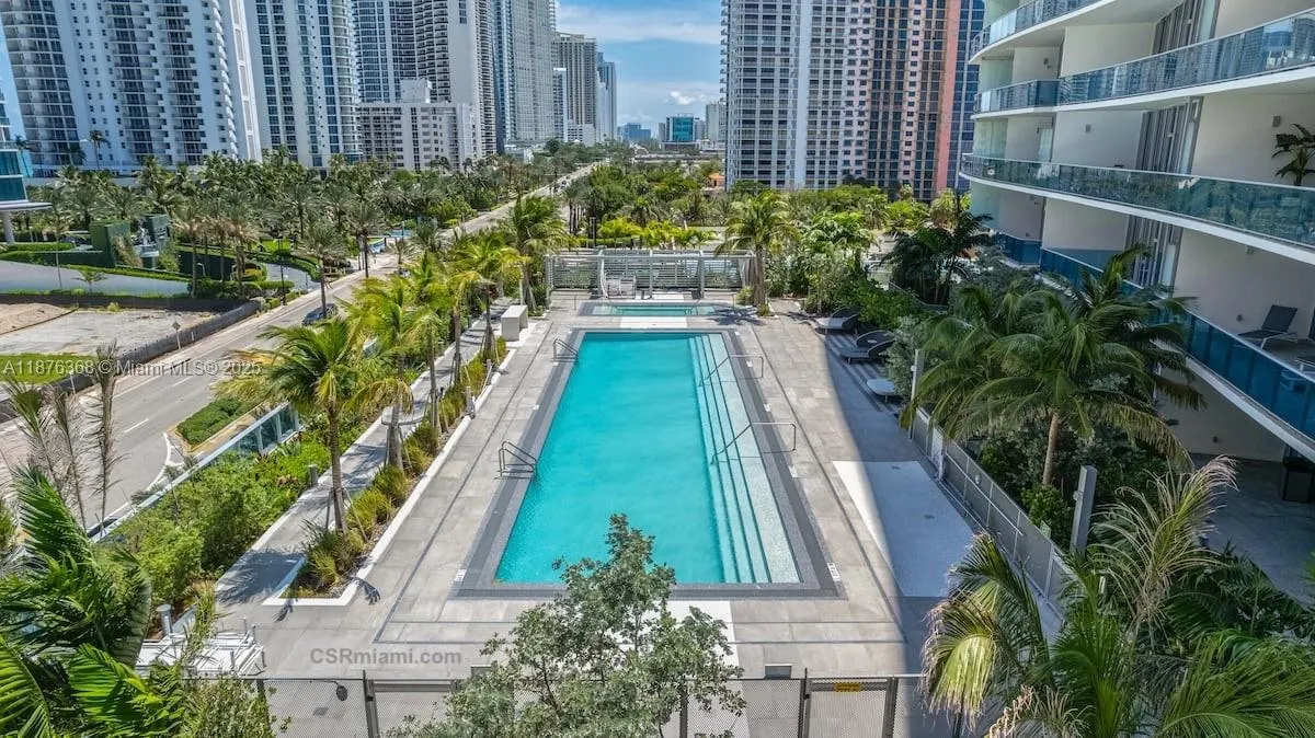 17550 Collins Ave, #1003