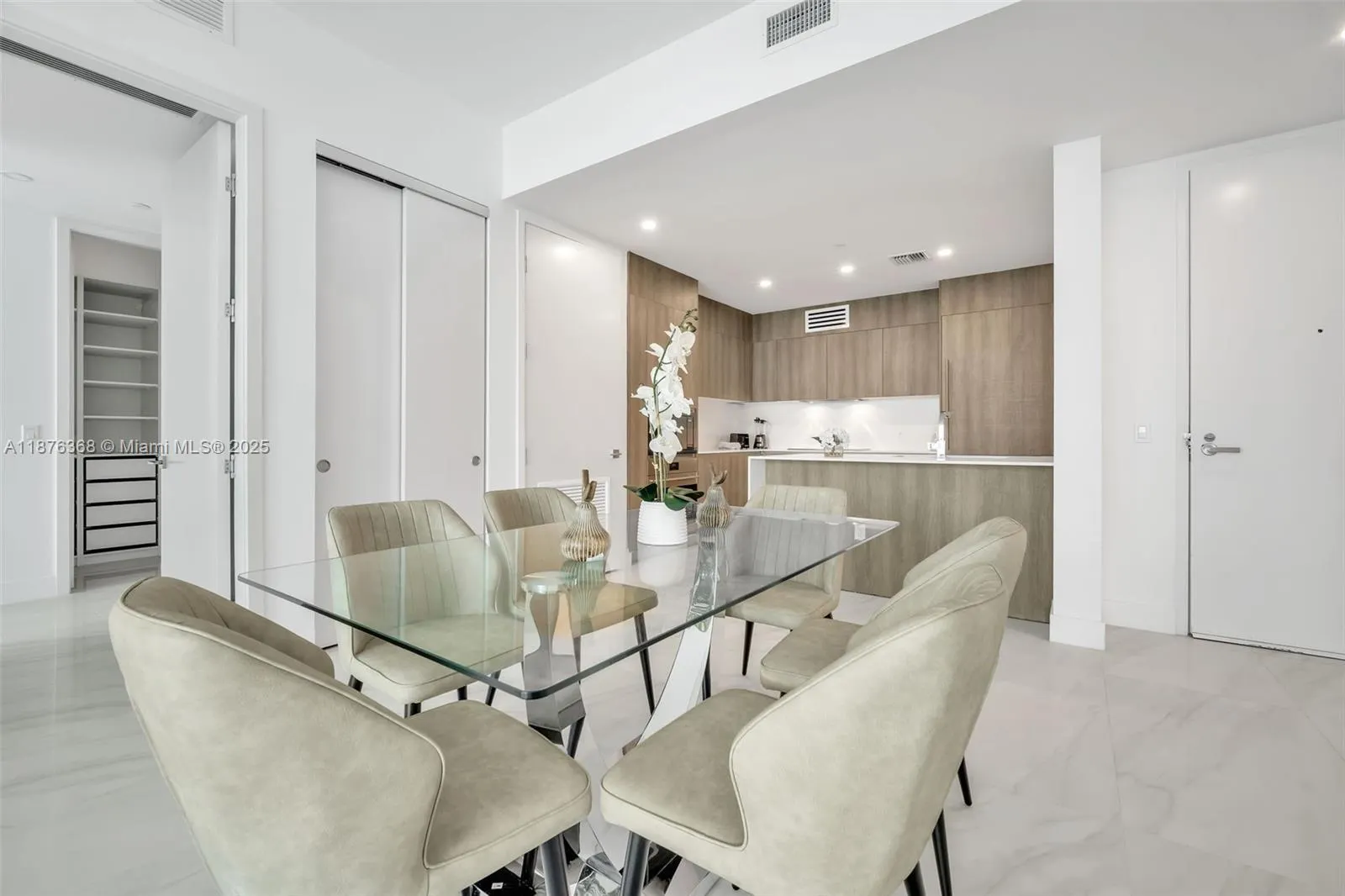 17550 Collins Ave, #1003