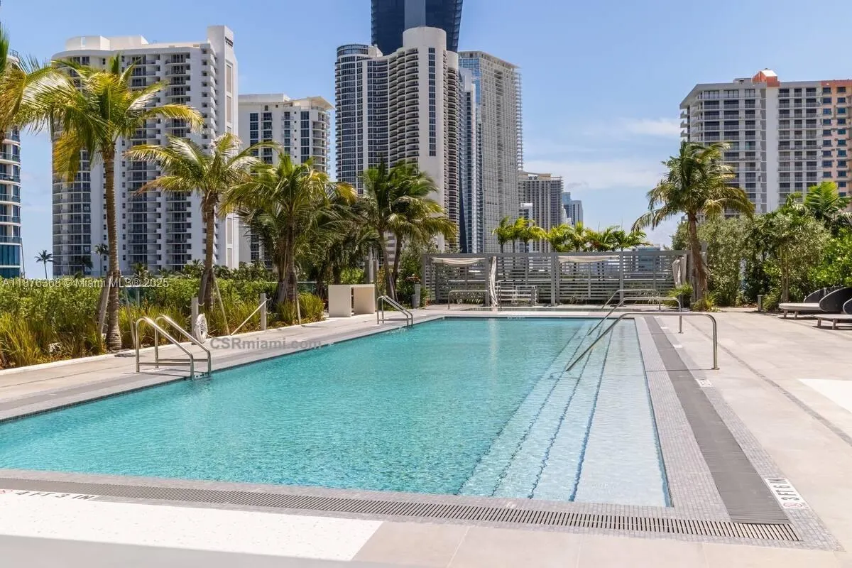 17550 Collins Ave, #1003