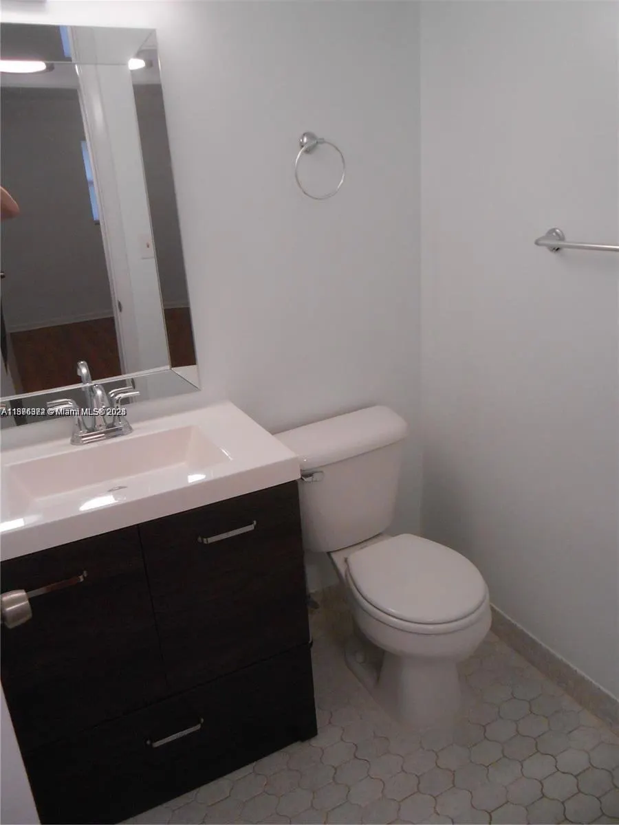 11905 NE 2nd Ave, #C402