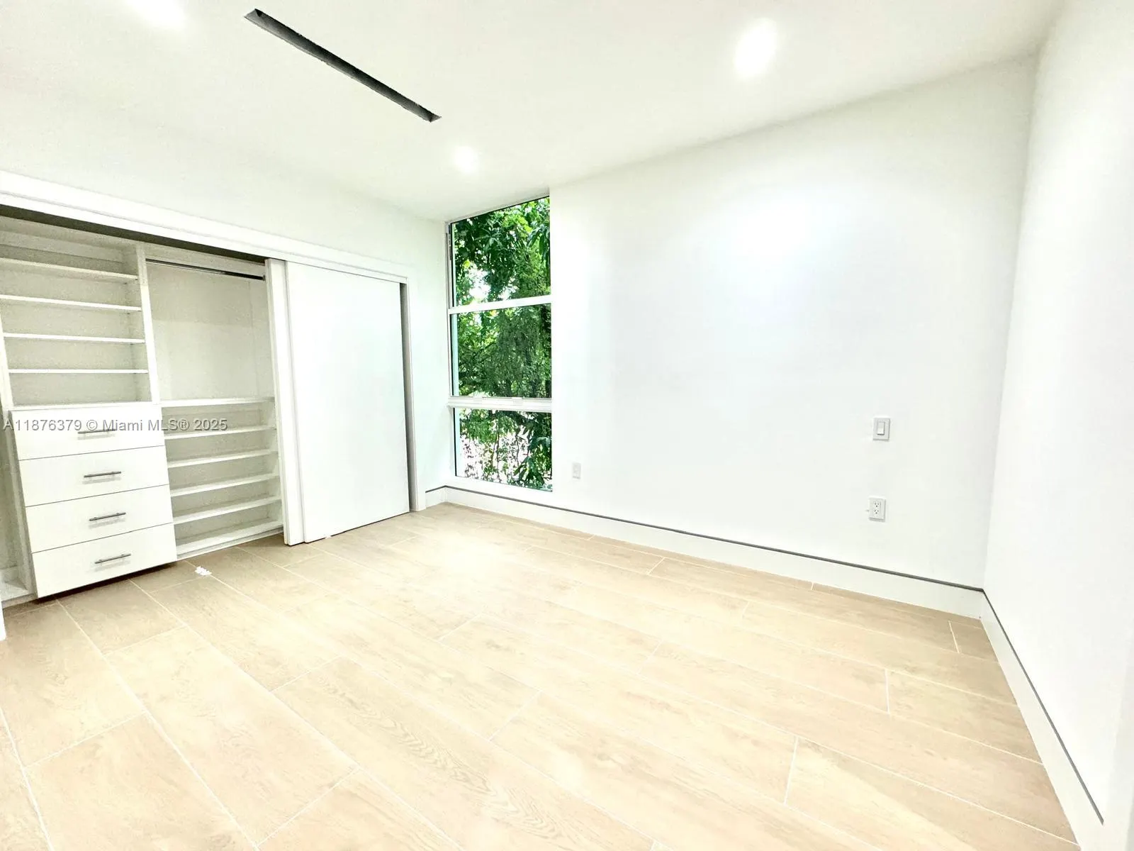 5728 NW 5th Court, #TH-2