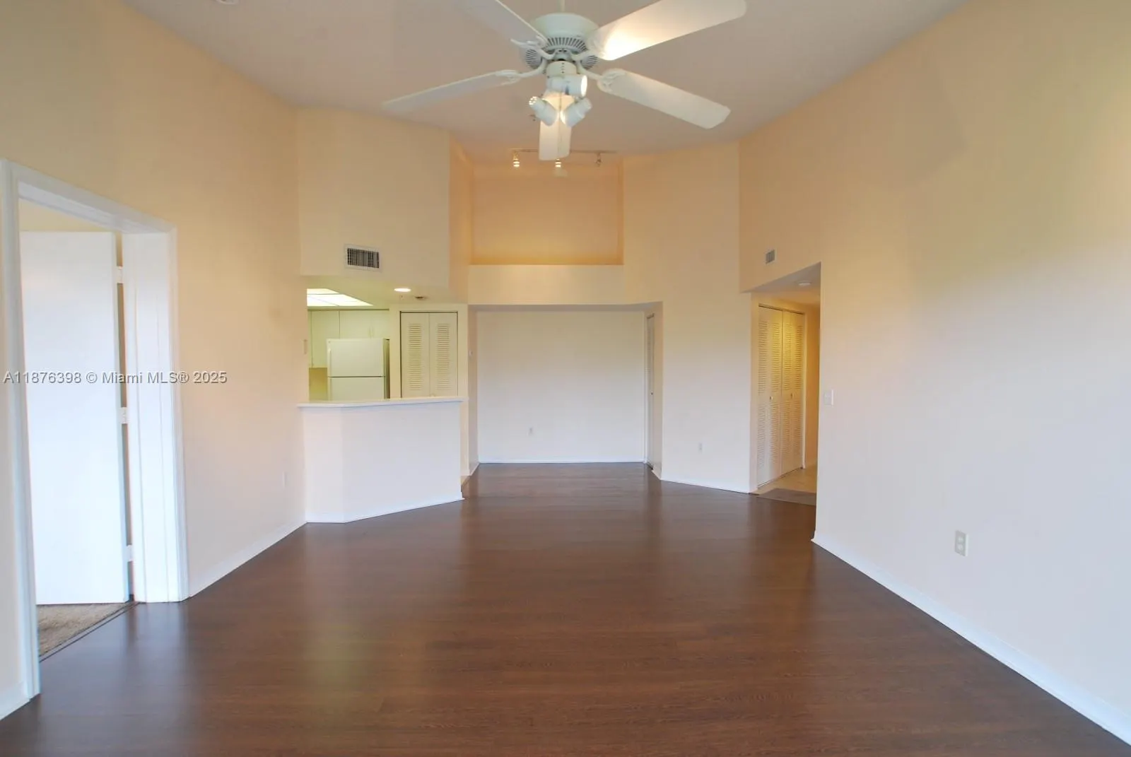 4175 N Haverhill Rd, #911