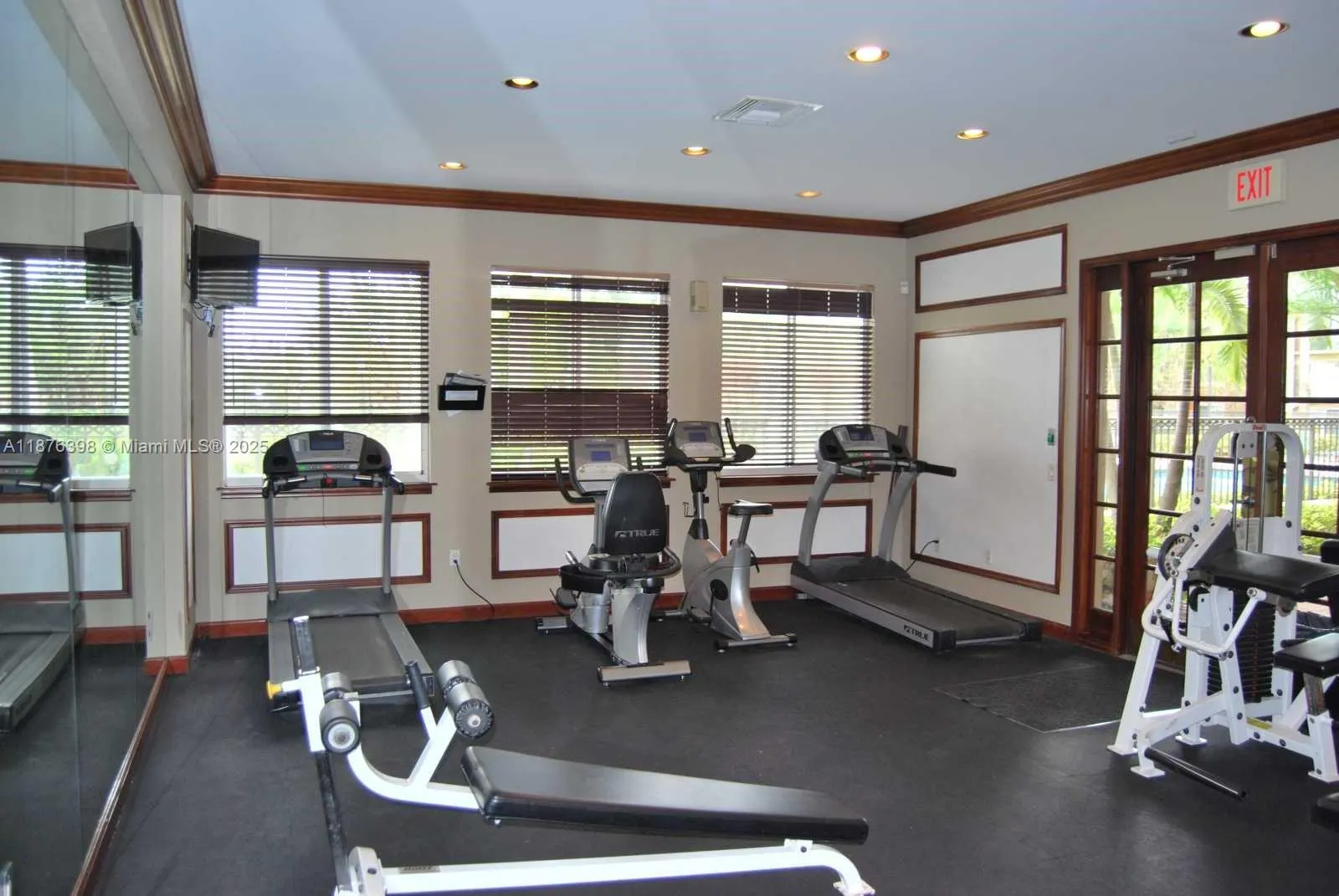4175 N Haverhill Rd, #911