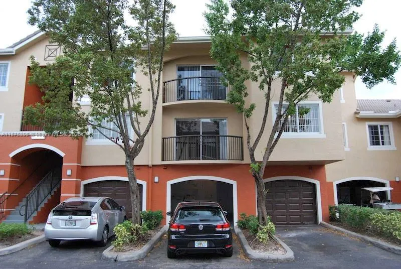 4175 N Haverhill Rd, #911