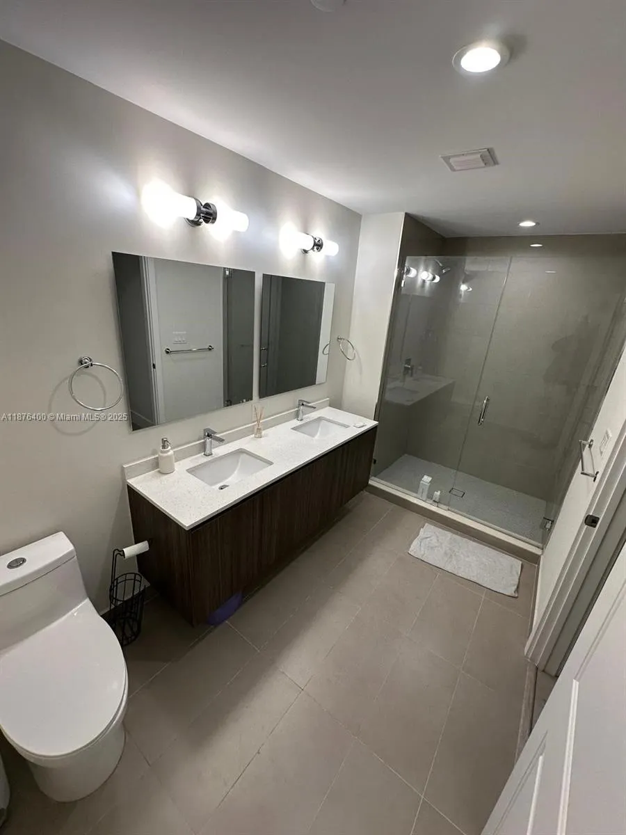 1938 Jackson St, #502