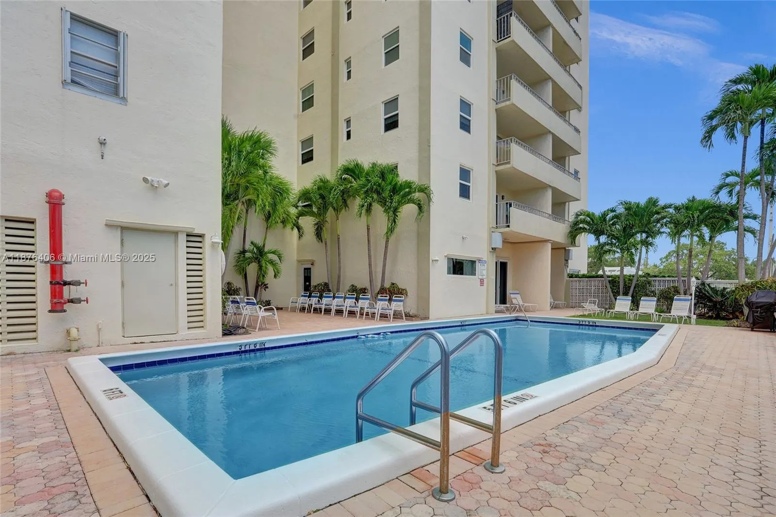 900 NE 18th Ave, #403