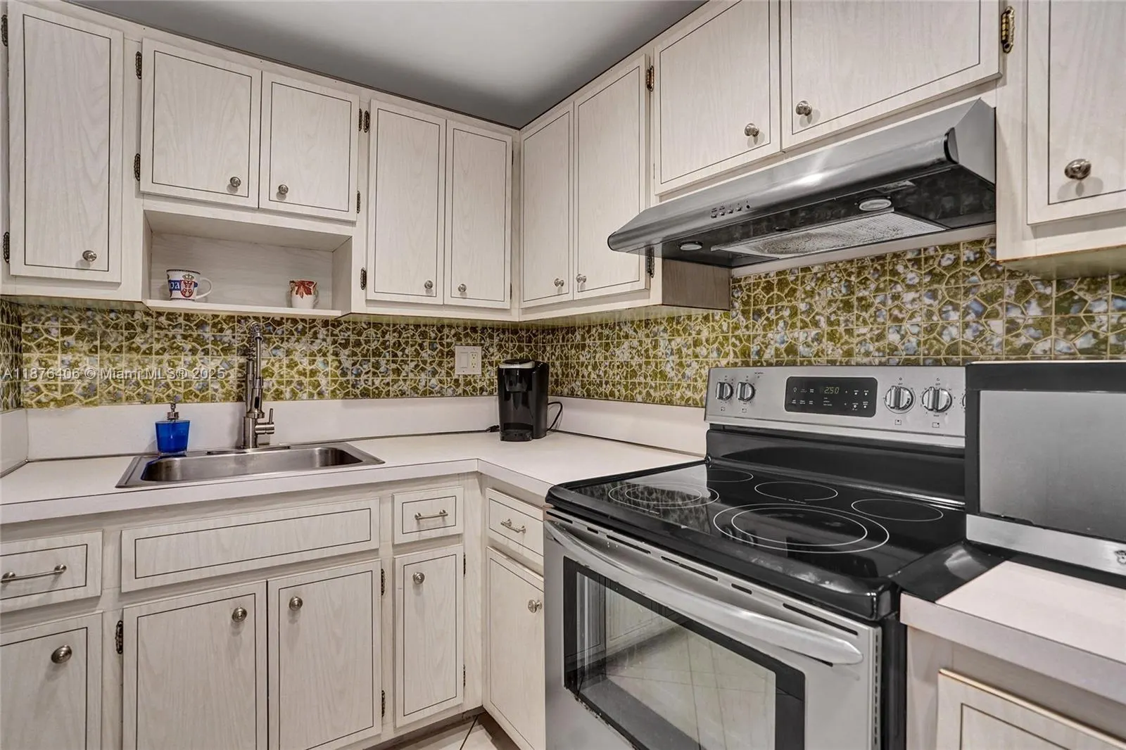 900 NE 18th Ave, #403