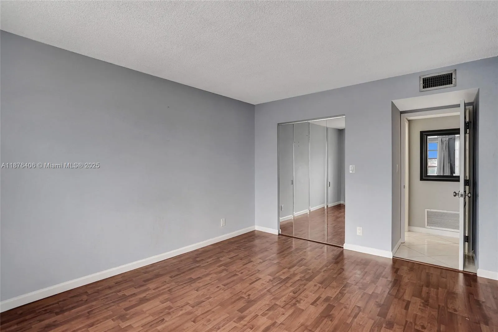 900 NE 18th Ave, #403
