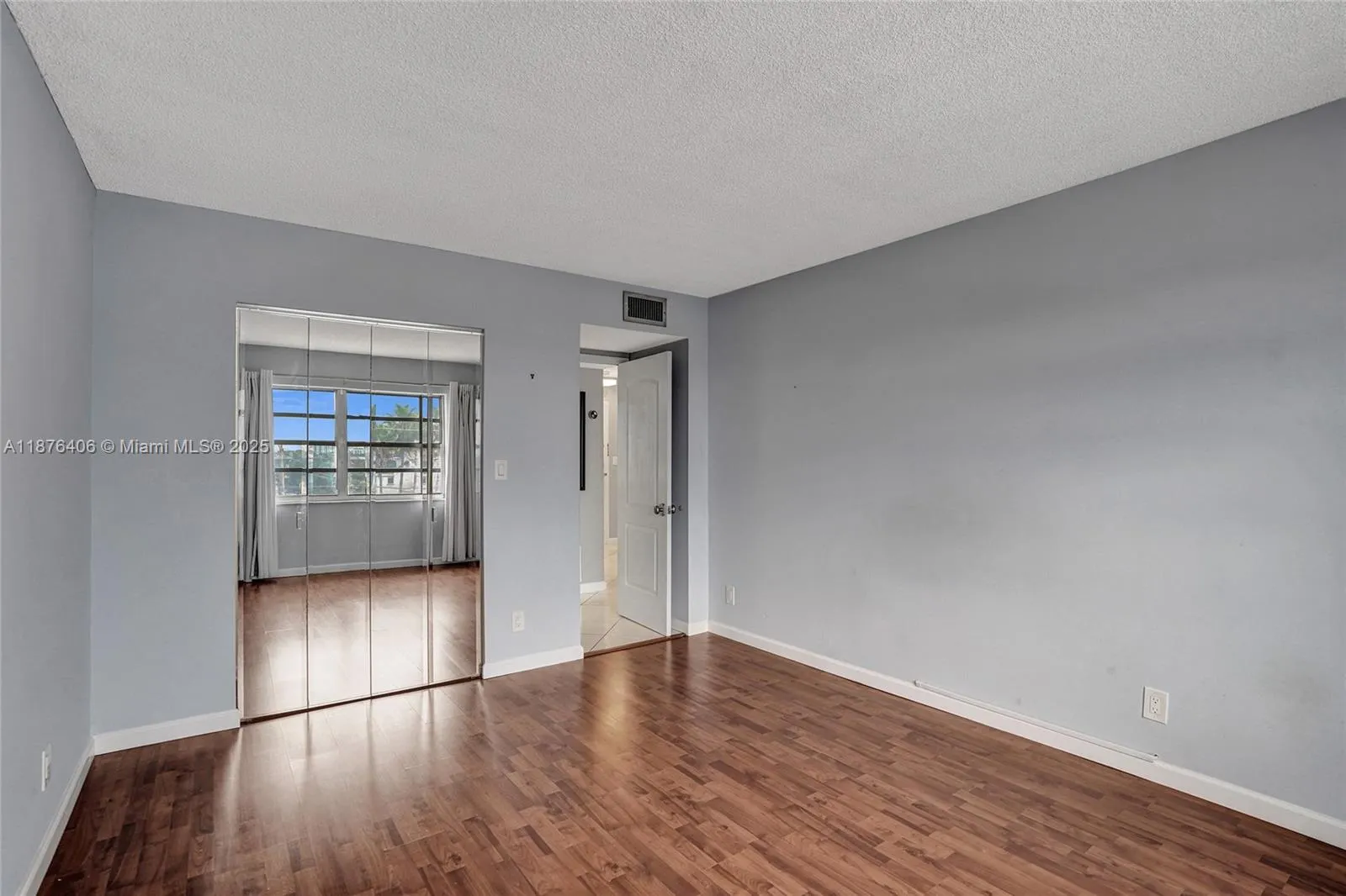 900 NE 18th Ave, #403