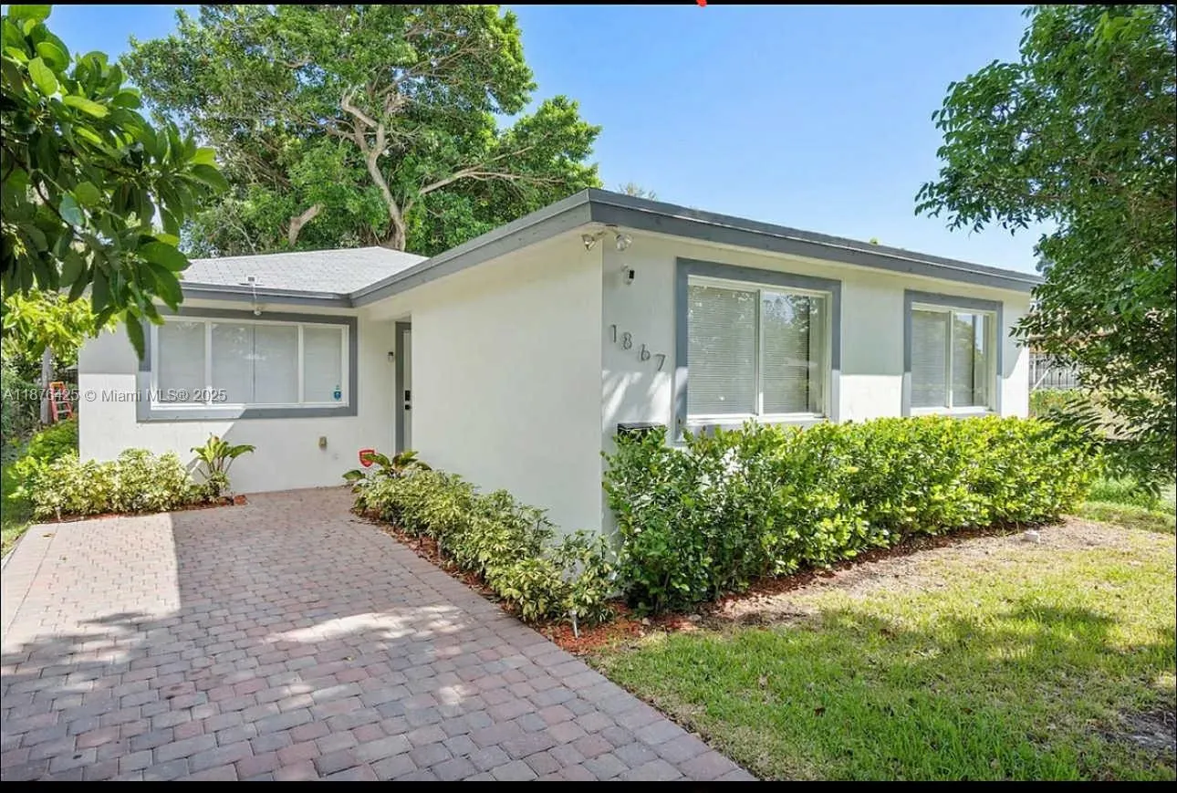 1867 NW 46th St