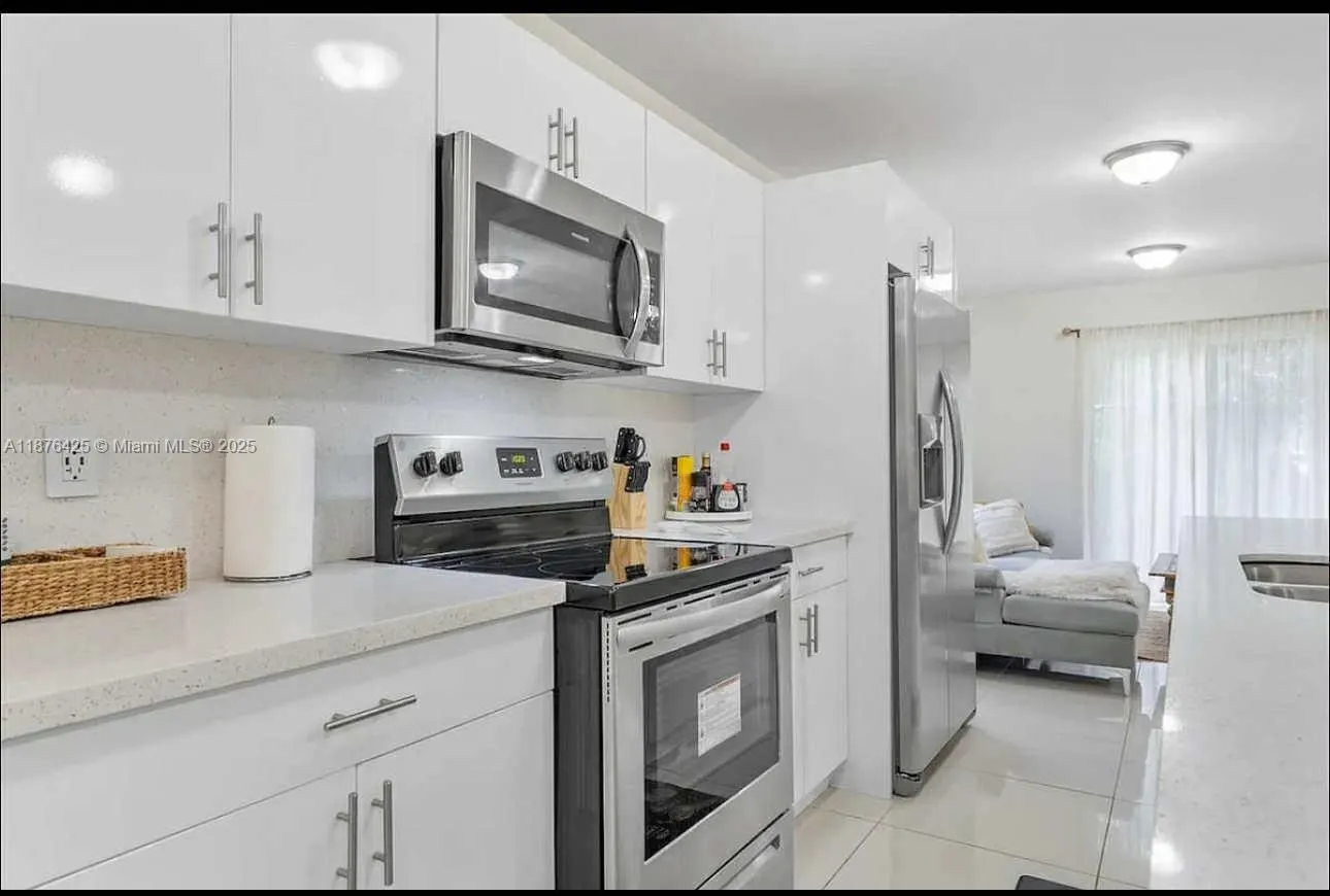 1867 NW 46th St