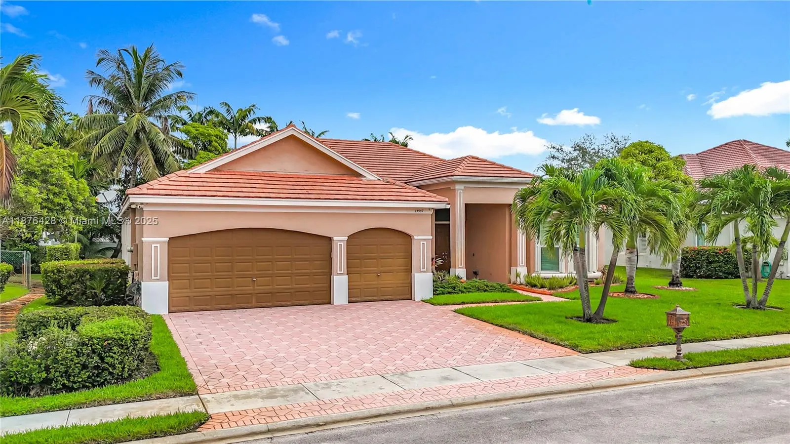 15957 SW 14th St, #0