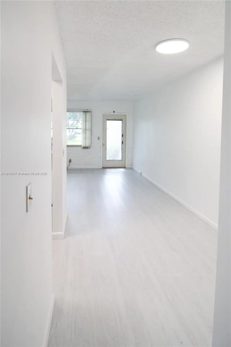 319 Newport V, #319