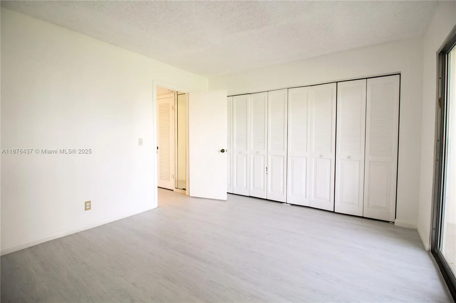 319 Newport V, #319