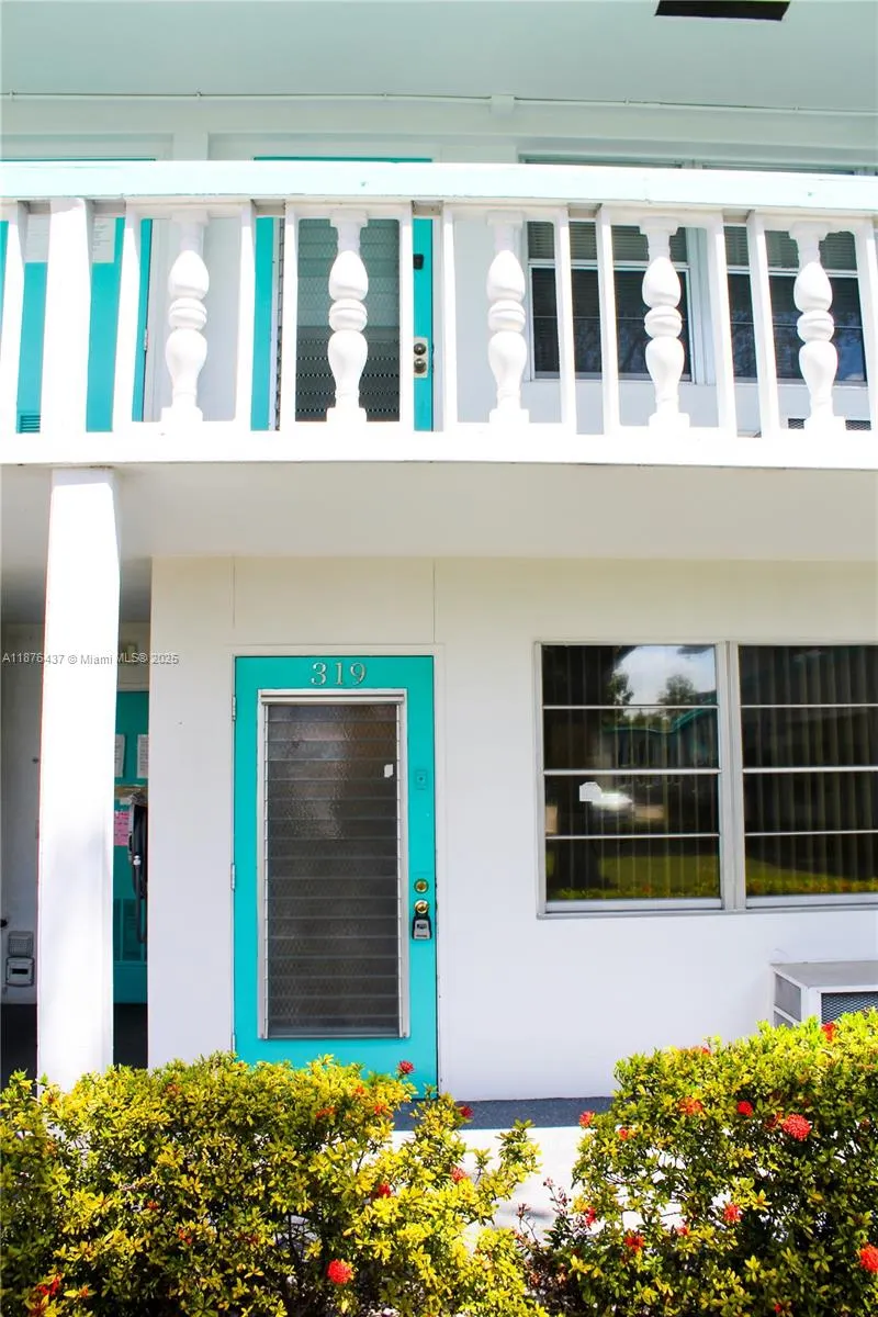 319 Newport V, #319