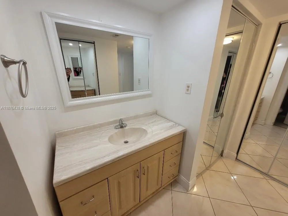 18081 Biscayne Blvd, #1102