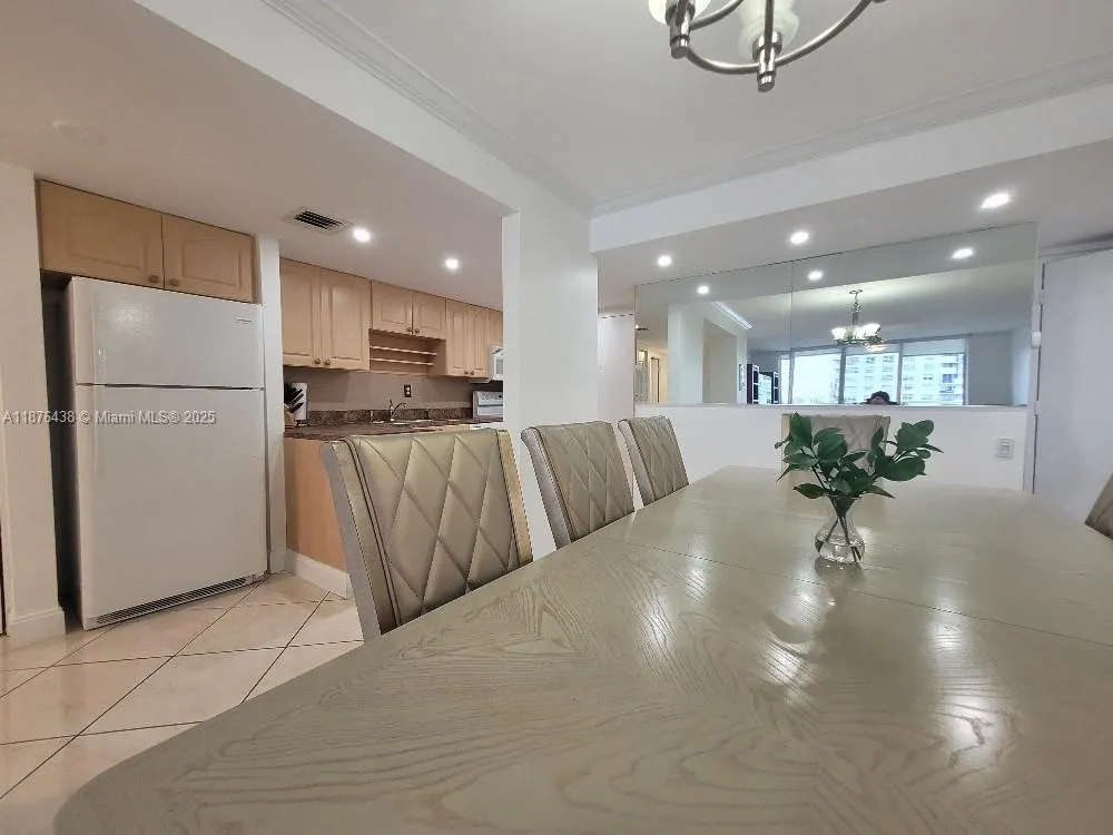 18081 Biscayne Blvd, #1102