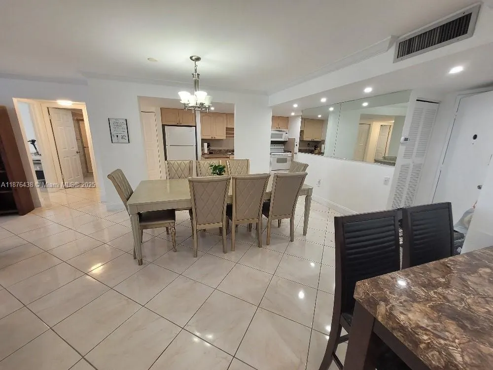 18081 Biscayne Blvd, #1102