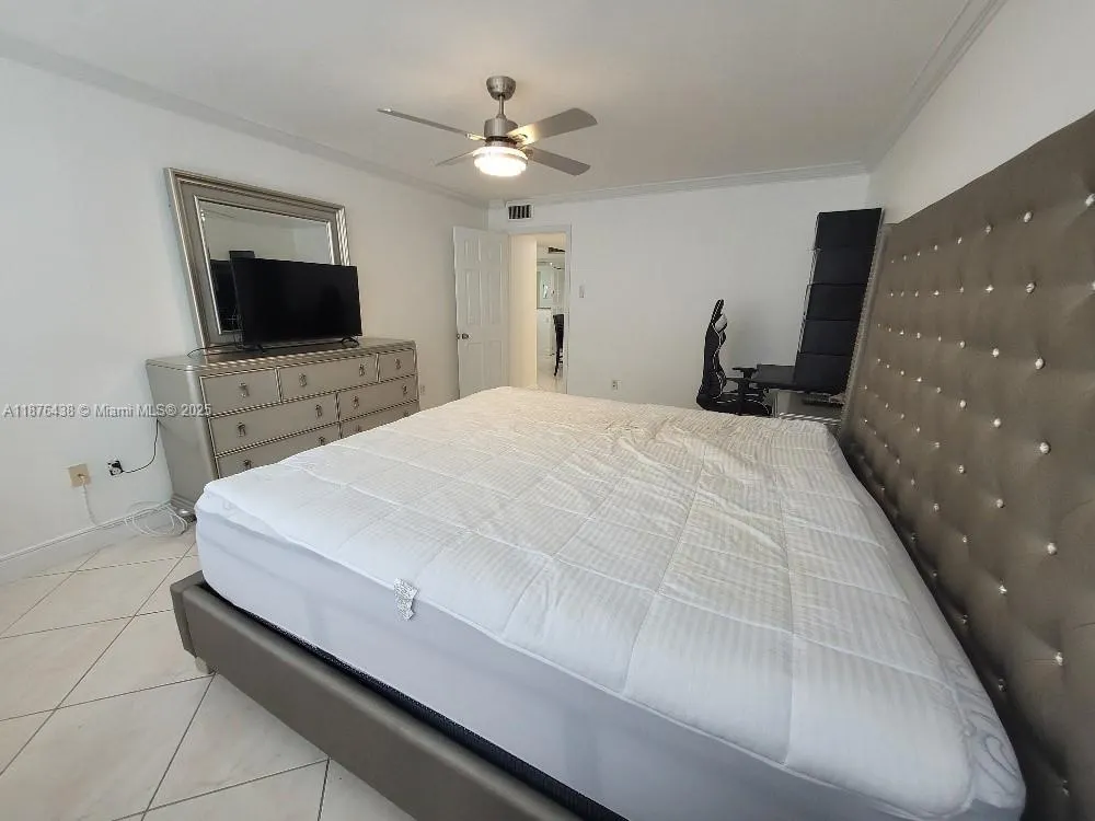18081 Biscayne Blvd, #1102