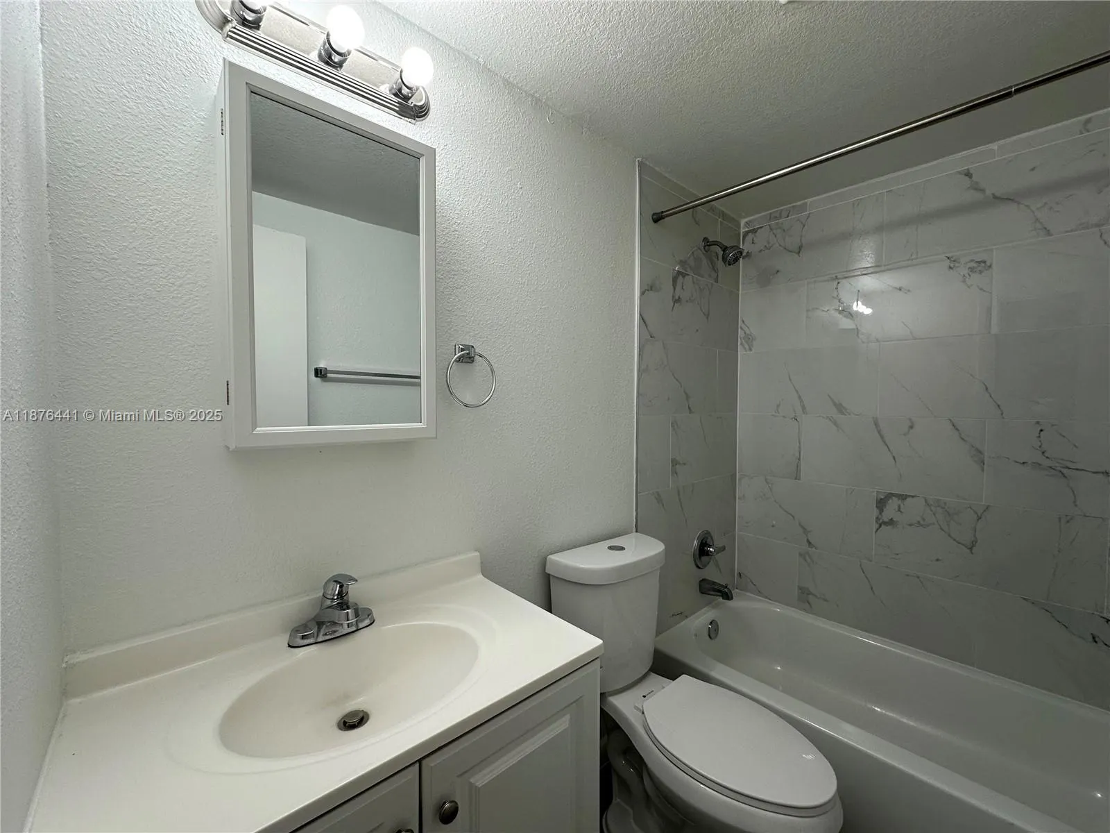 3660 NE 11th Ave, #2