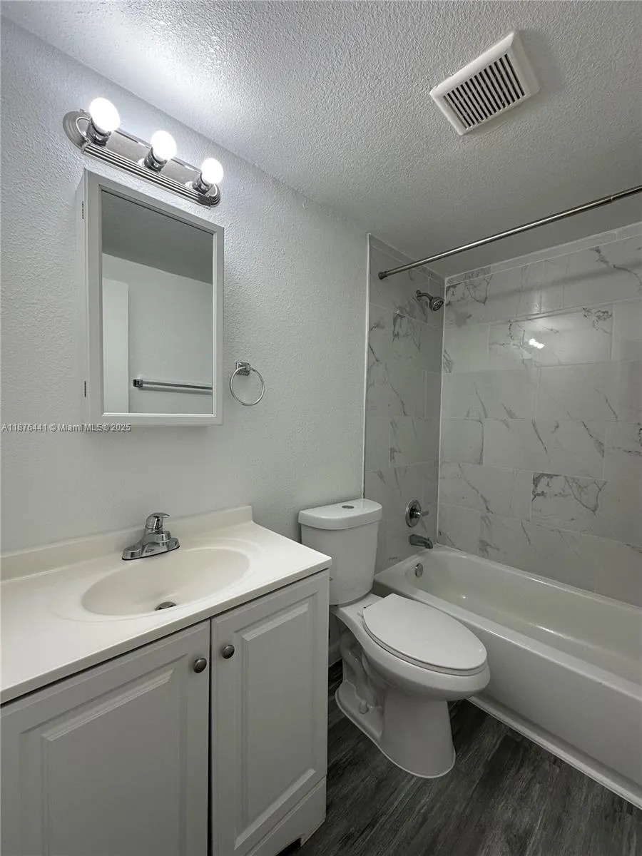 3660 NE 11th Ave, #2
