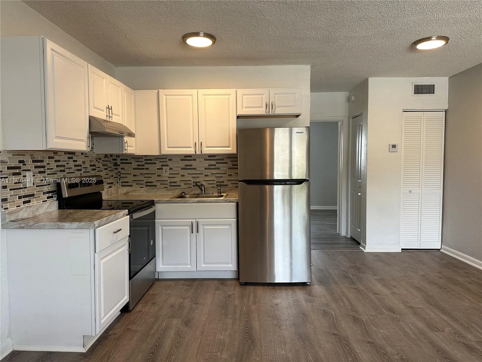 3660 NE 11th Ave, #2