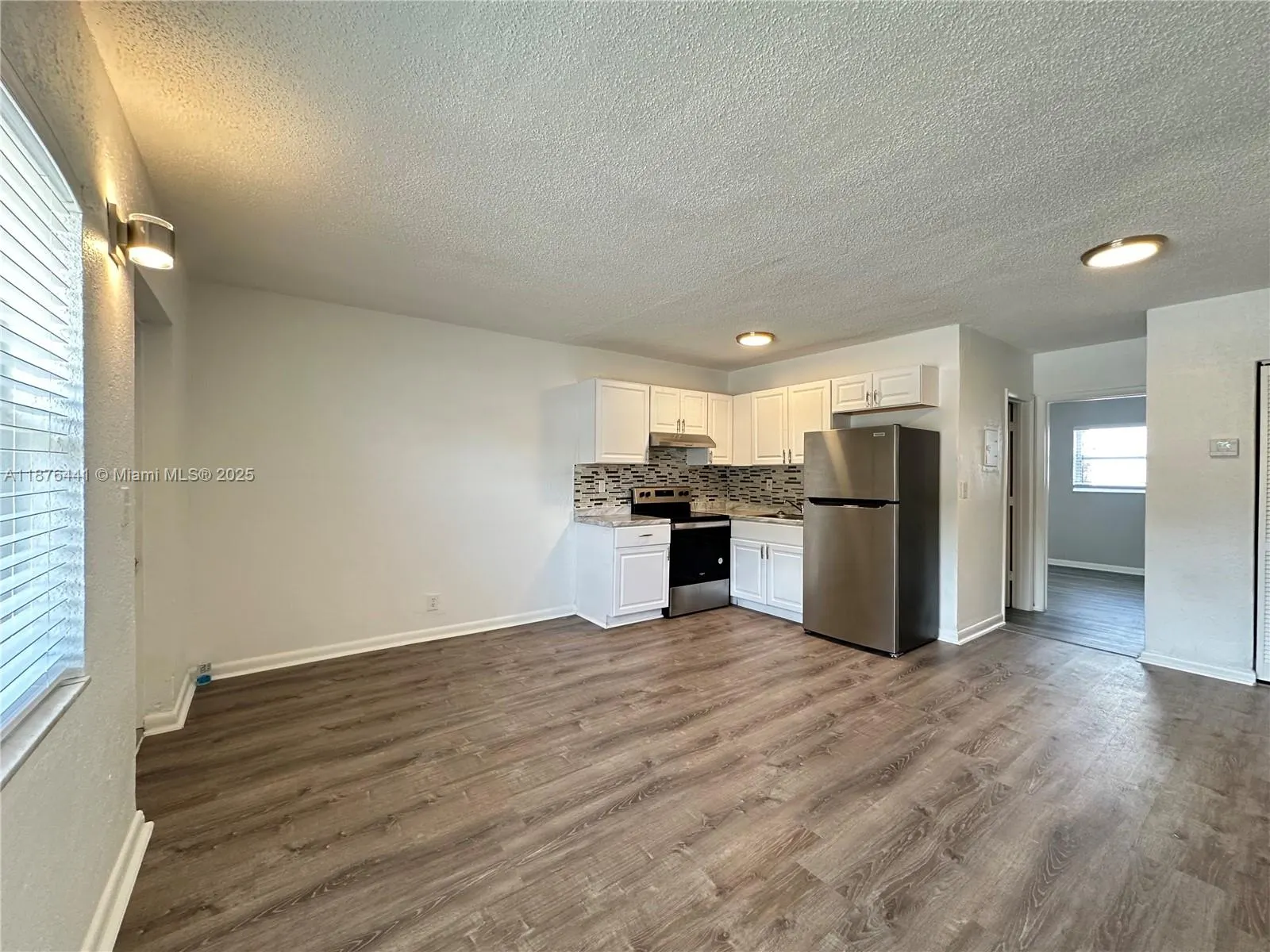 3660 NE 11th Ave, #2