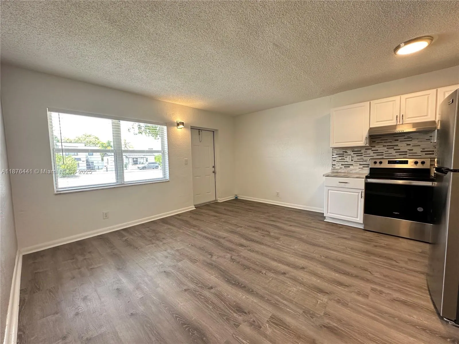 3660 NE 11th Ave, #2