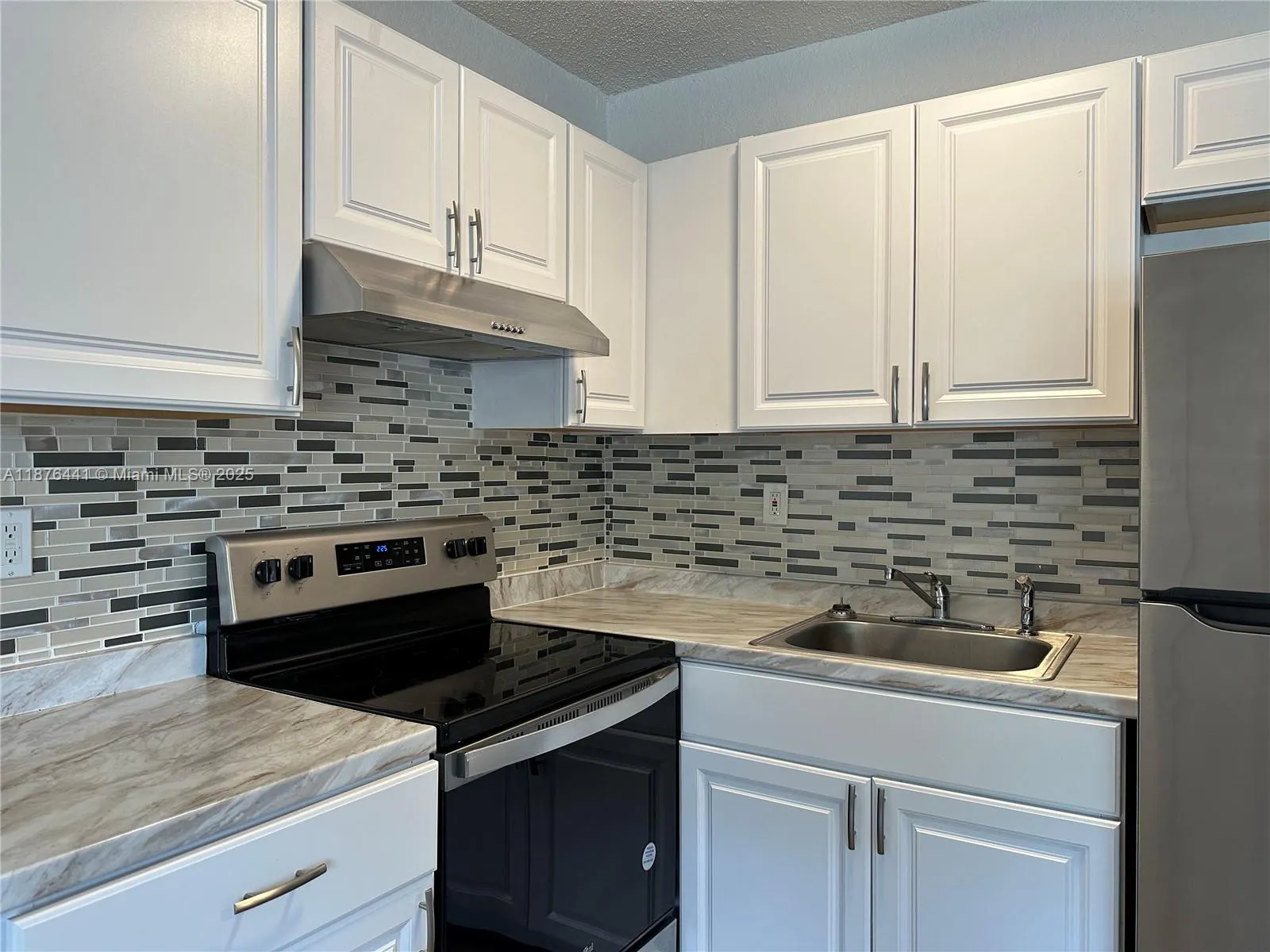 3660 NE 11th Ave, #2