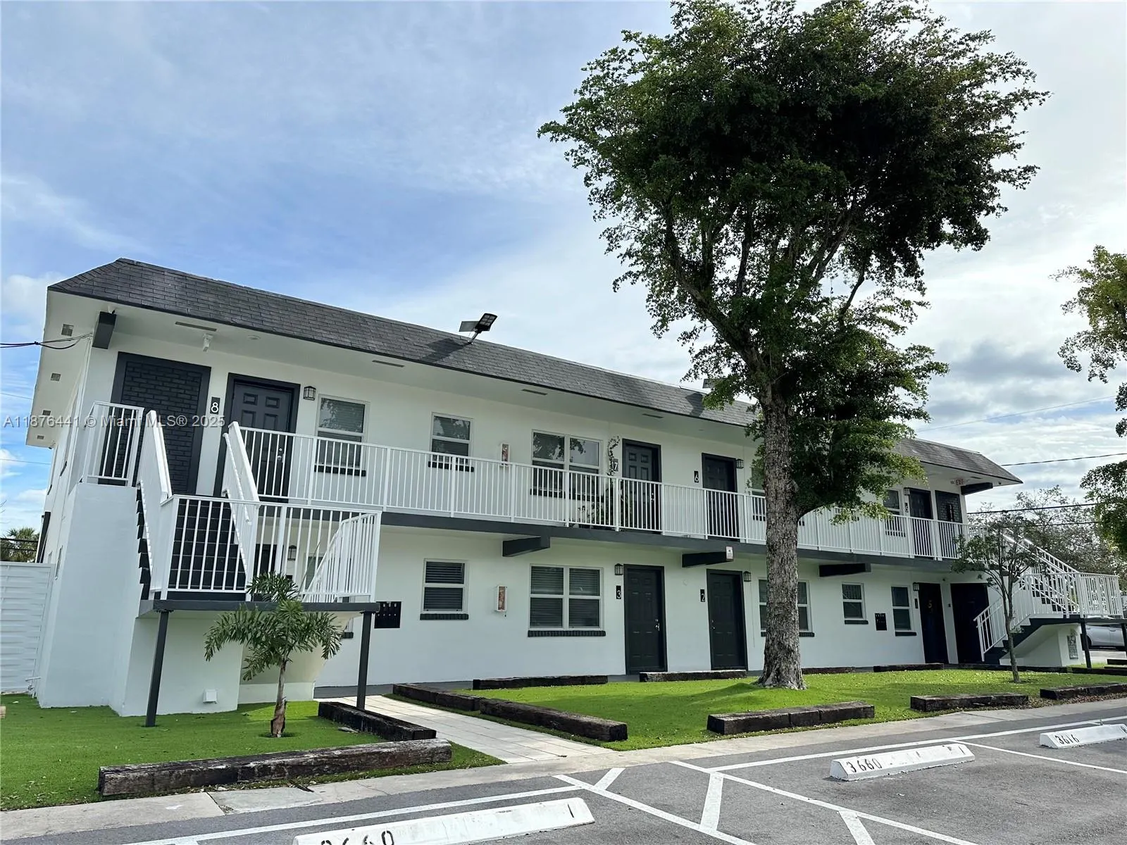 3660 NE 11th Ave, #2