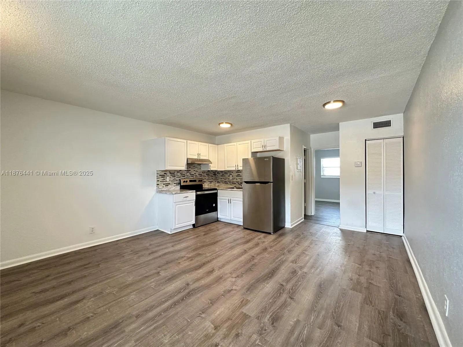 3660 NE 11th Ave, #2