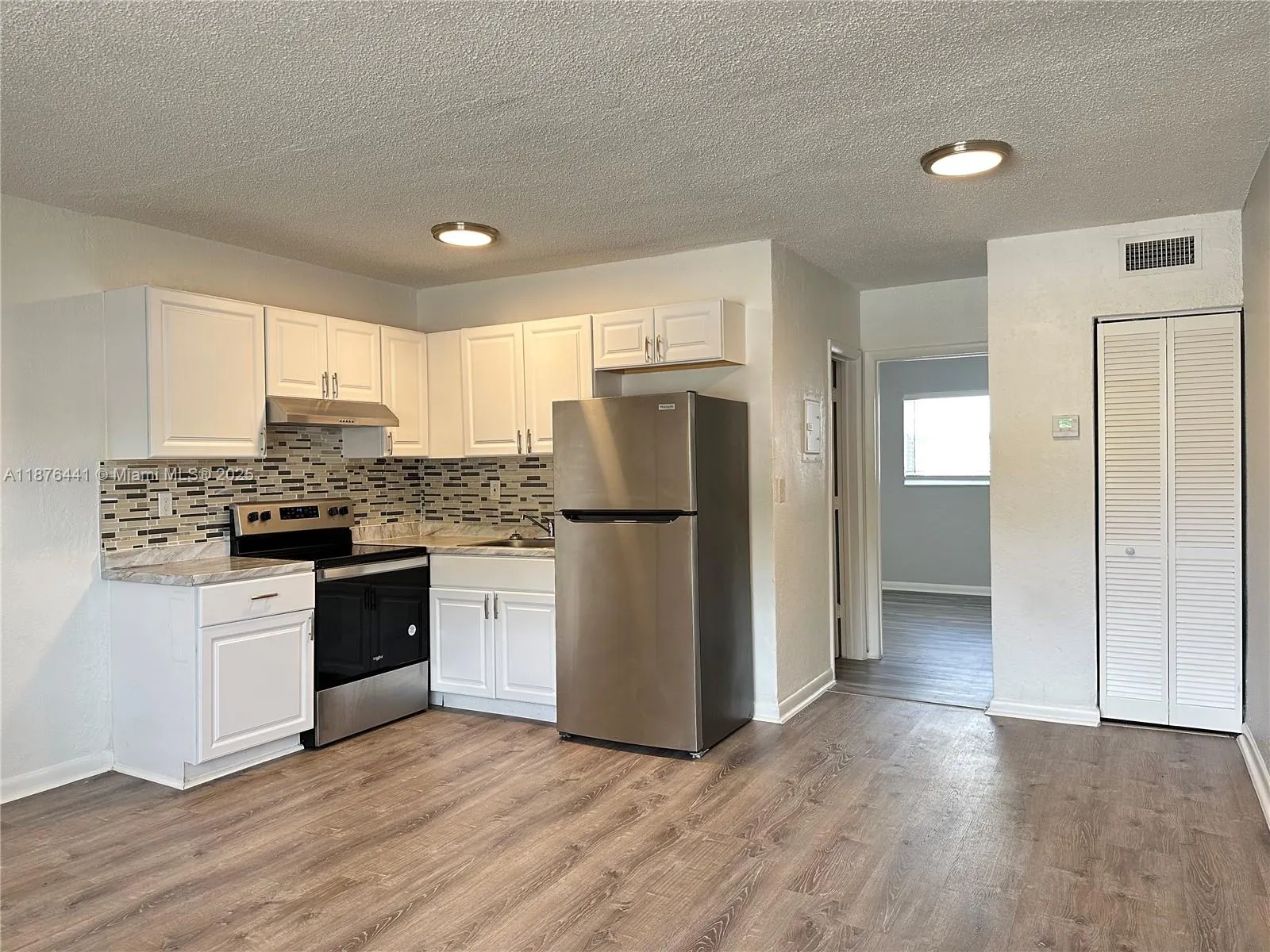 3660 NE 11th Ave, #2