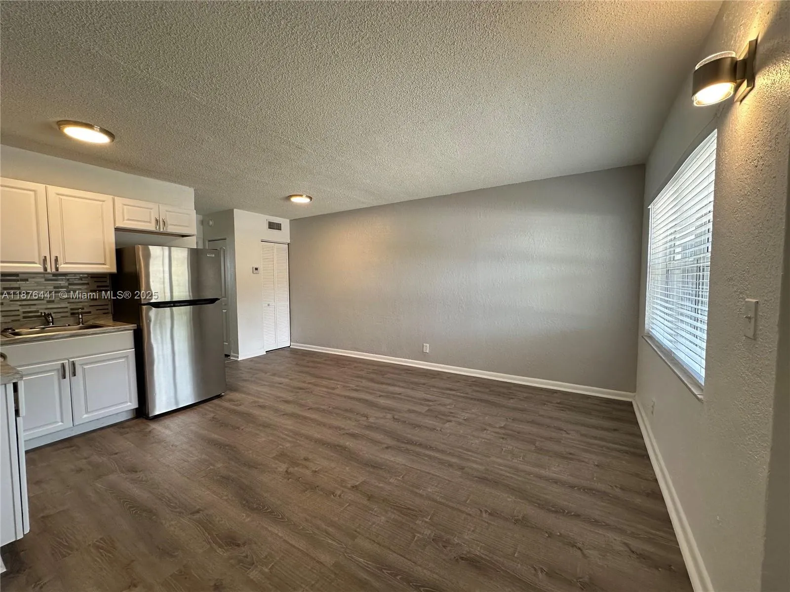 3660 NE 11th Ave, #2