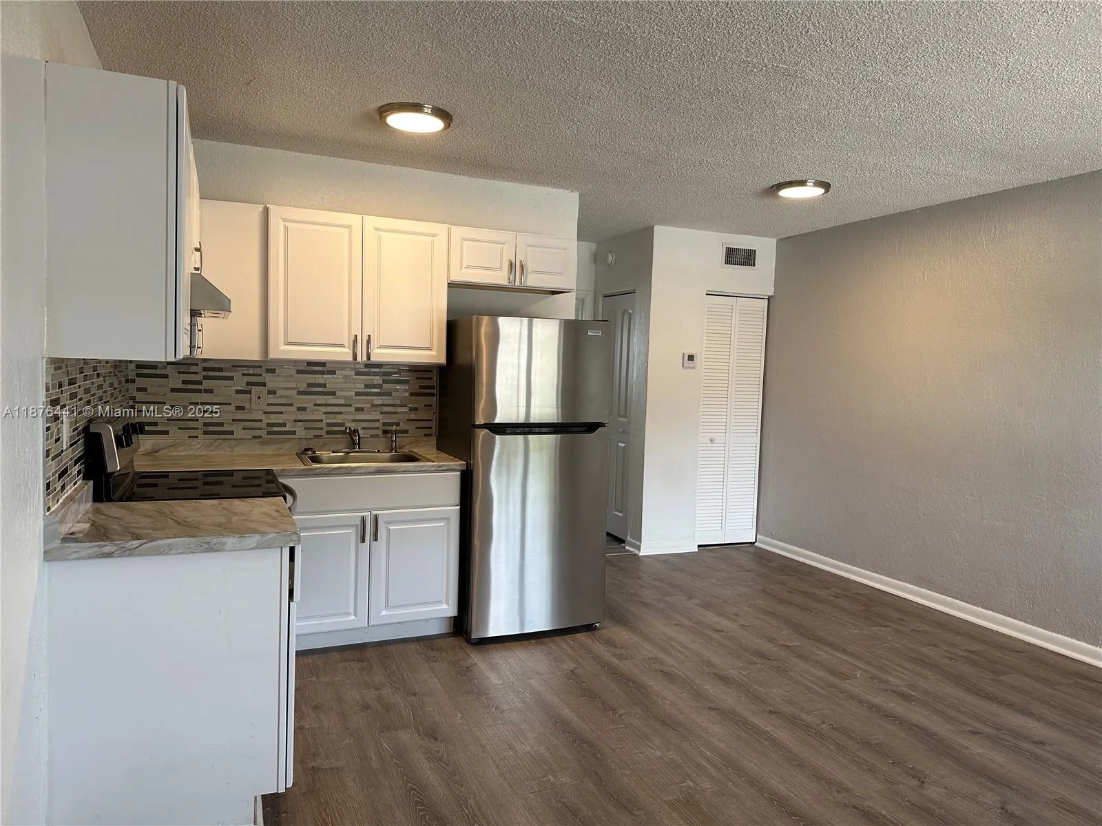 3660 NE 11th Ave, #2