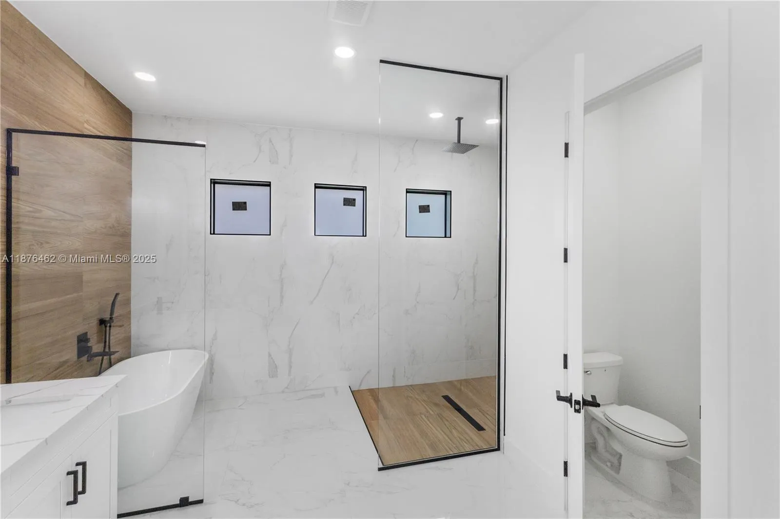 4330 NW 34th St
