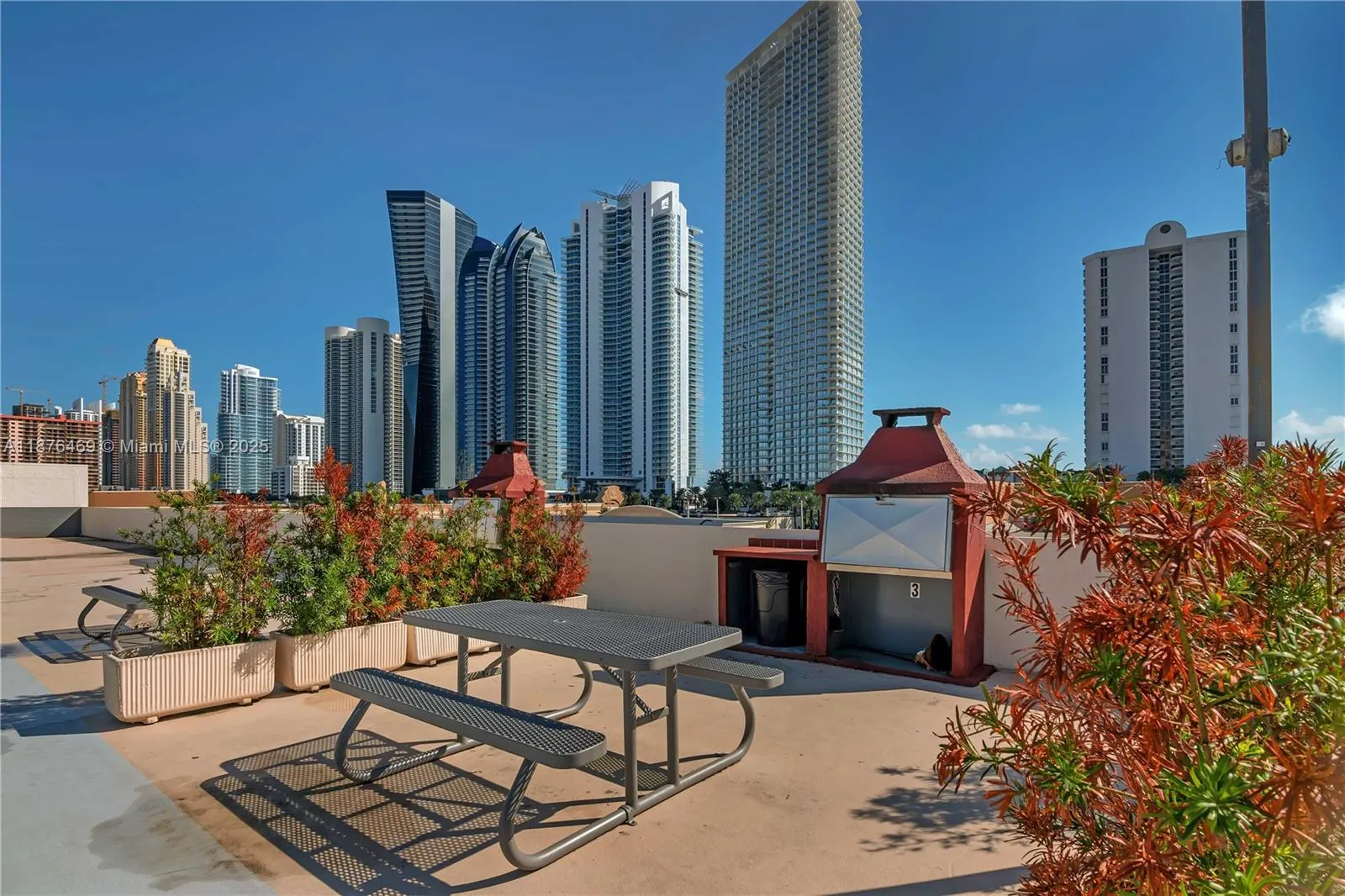 16919 N Bay Rd, #214