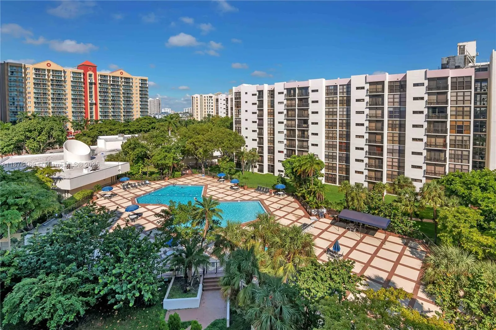 16919 N Bay Rd, #214