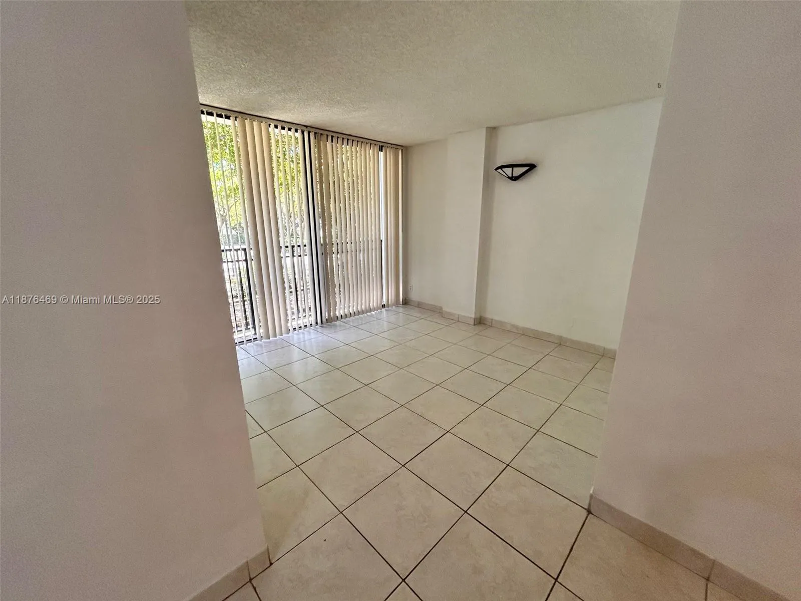 16919 N Bay Rd, #214